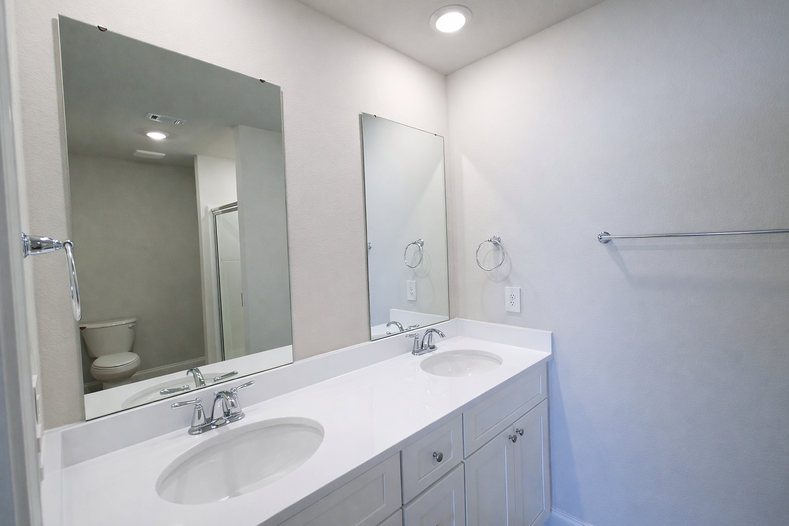 Cedar Grove Townhomes – Master Bath Double Vanity